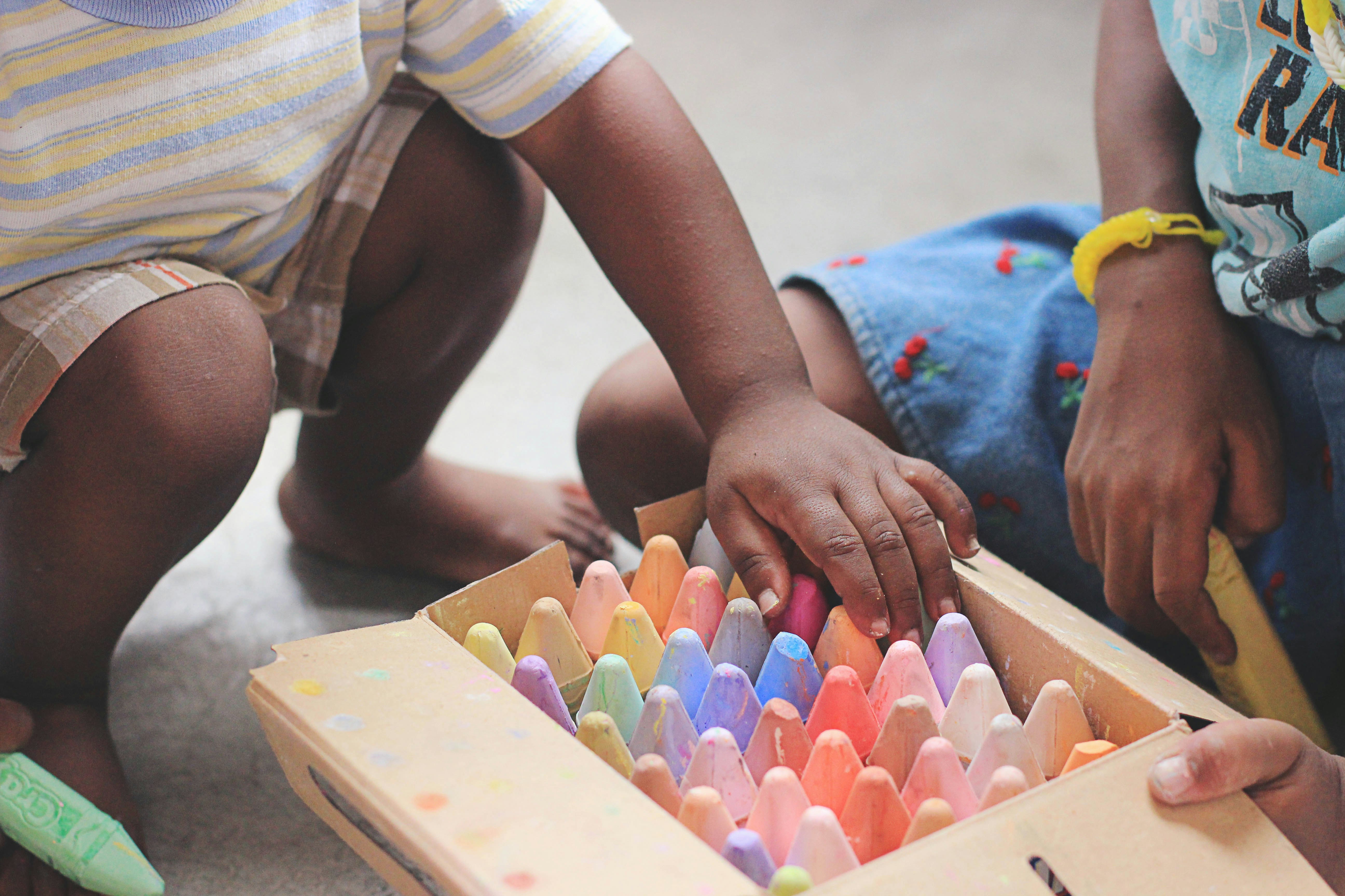 Kids play Kids play
